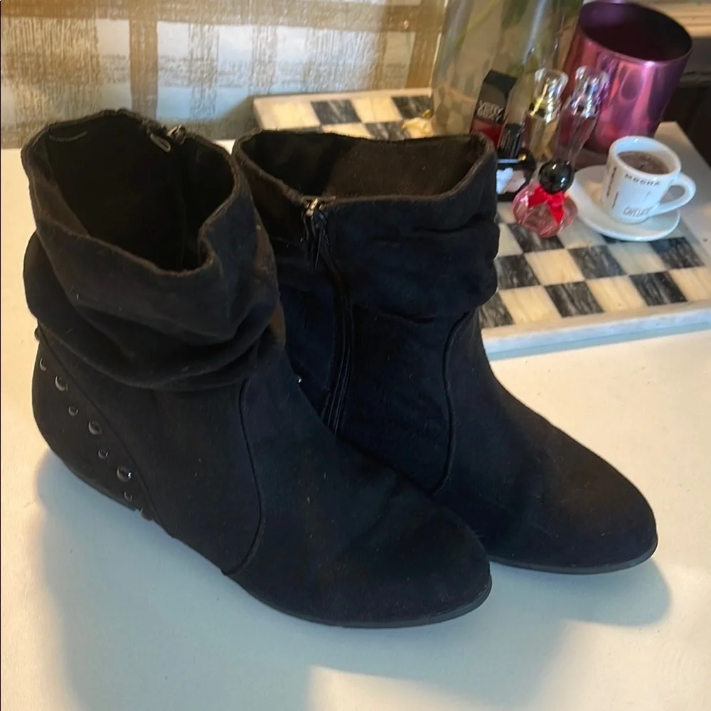 SO Black Ankle Booties with Suede Finish - Picture 4 of 16